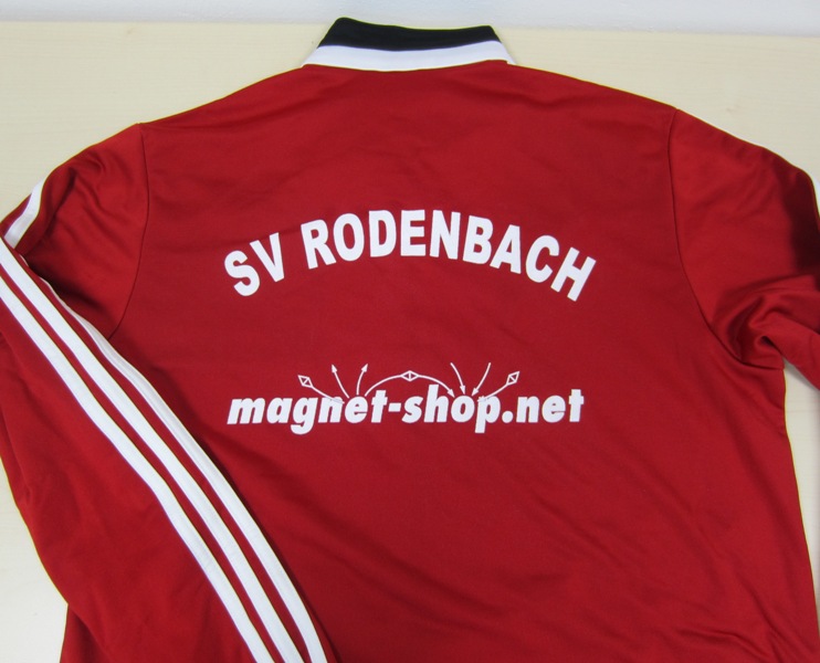 Neue Trainingsanzüge für SV Rodenbach