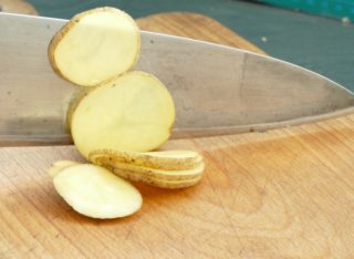 Kartoffel1 320x234 - Tagliare le verdure più velocemente