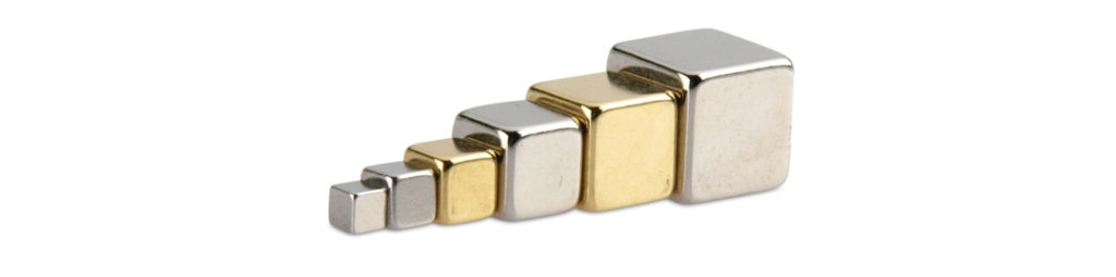 Würfelmagnete in verschiedenen Größen und den Farben Silber und Gold