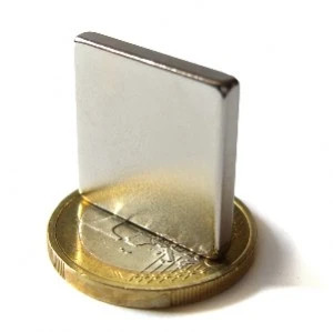 Quadermagnet 20,0 x 20,0 x 3,0 mm N45 Nickel - hält 4,3 kg